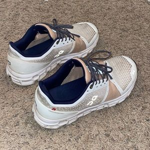 Pre loved on running cloud stratus shoes!